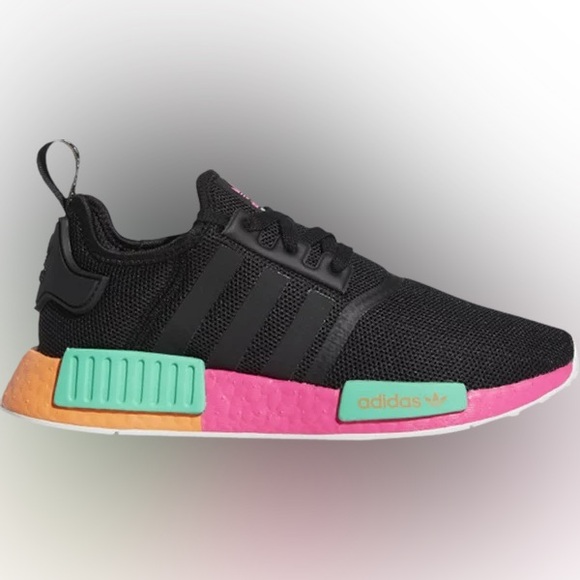 Women’s Adidas NMD R1 Core Black/Core Black/Shock Pink - 5.5 - Picture 1 of 11
